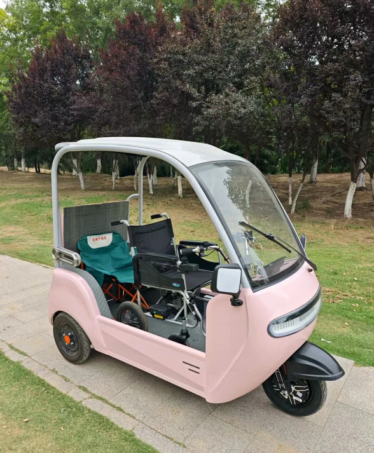粉色三轮车